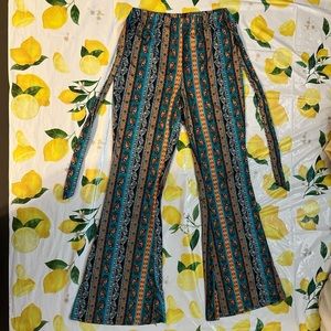 Worn once! Super comfortable and cute flowy pants